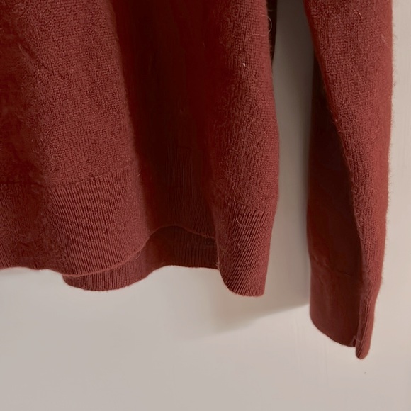 NWOT.  Nordstrom’s men’s 100% Cashmere sweater in maroon.  Neckline 1/4 zipper. - Picture 6 of 10